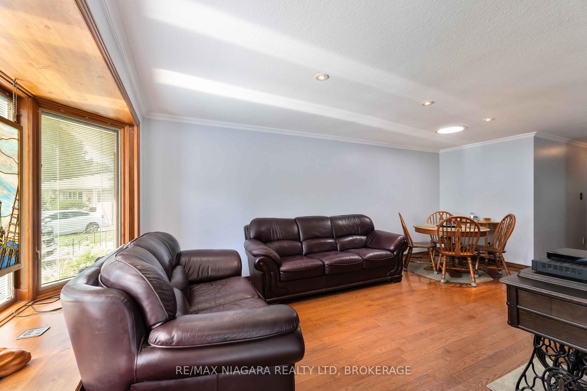 Photo 6 of 8 Huntingwood Gate, St. Catharines, Lakeport — HOMEH