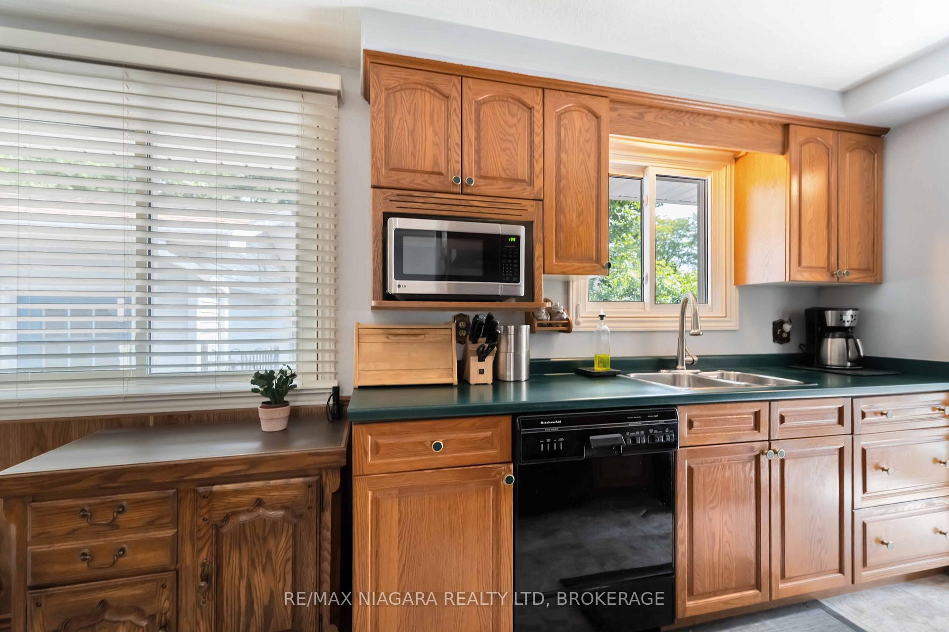 Photo 12 of 8 Huntingwood Gate, St. Catharines, Lakeport — HOMEH