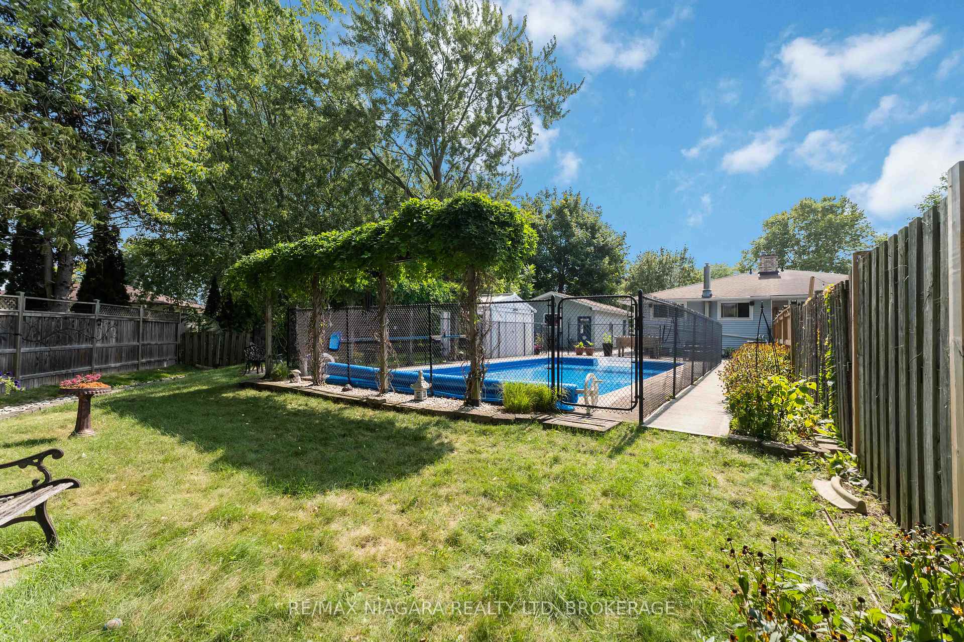 Photo 32 of 8 Huntingwood Gate, St. Catharines, Lakeport — HOMEH