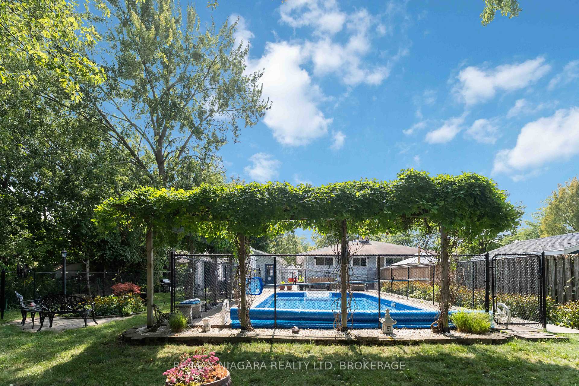 Photo 33 of 8 Huntingwood Gate, St. Catharines, Lakeport — HOMEH