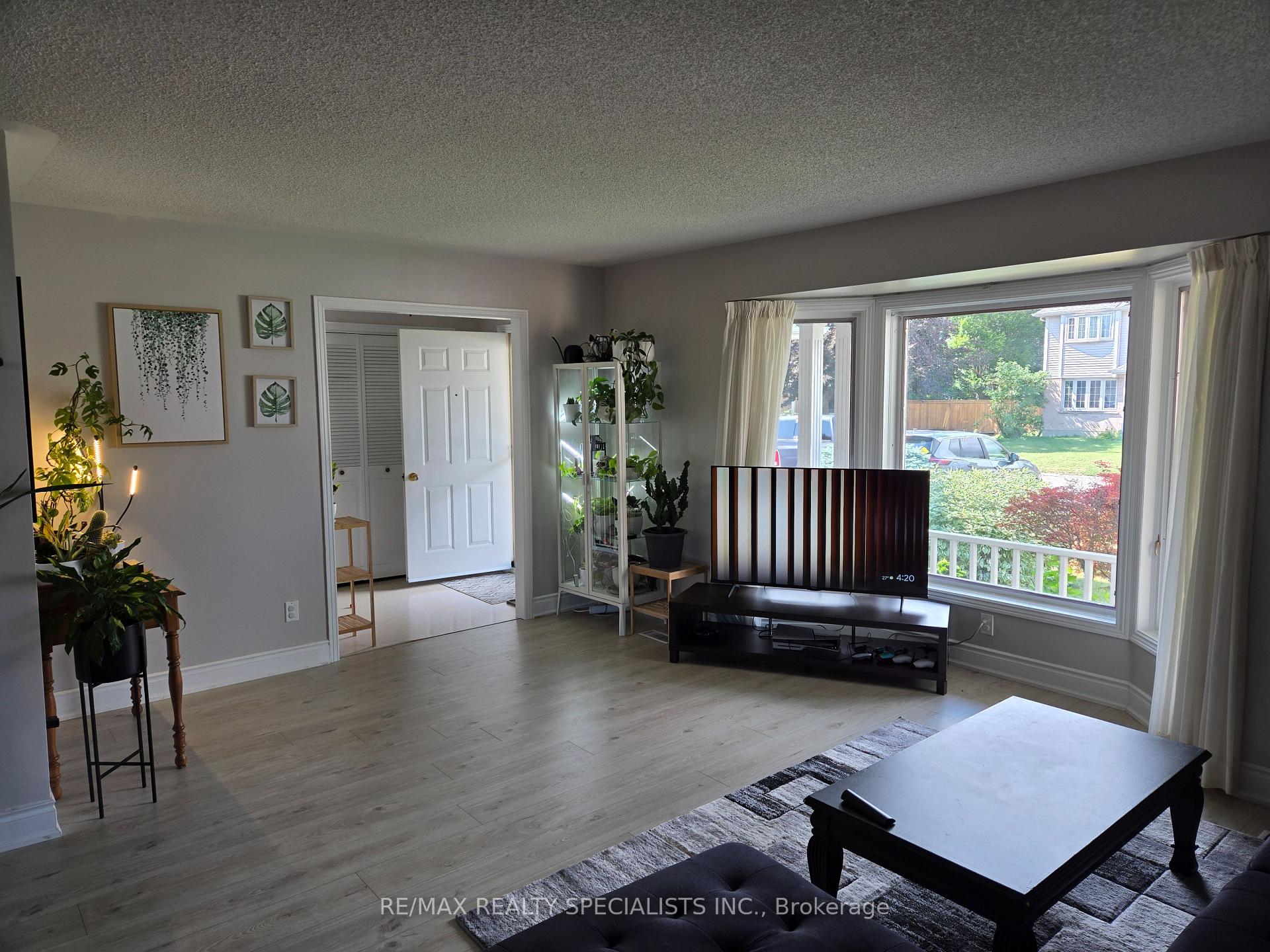 Photo 12 of 16 Farmington Drive E, St. Thomas — HOMEH