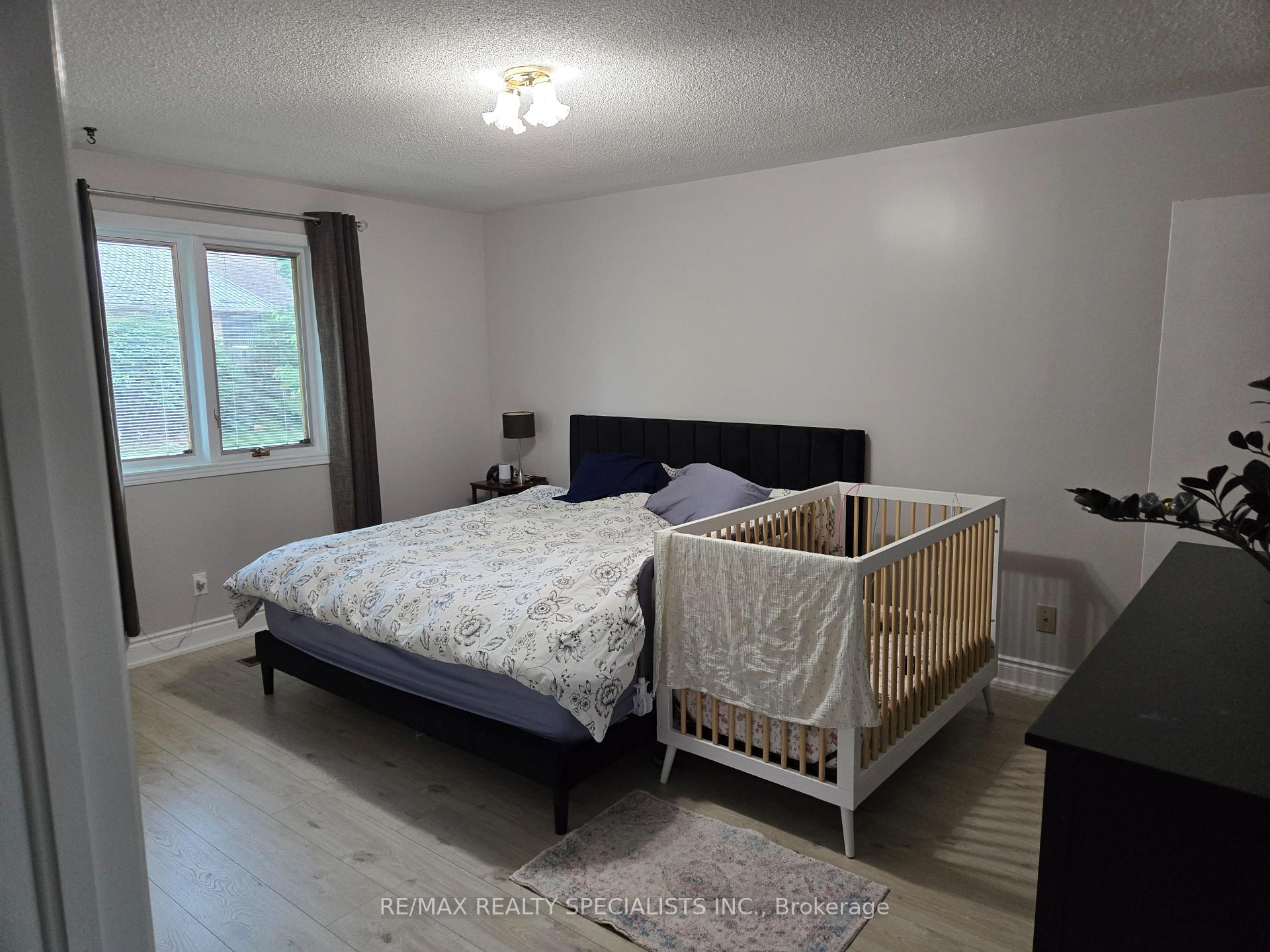 Photo 14 of 16 Farmington Drive E, St. Thomas — HOMEH