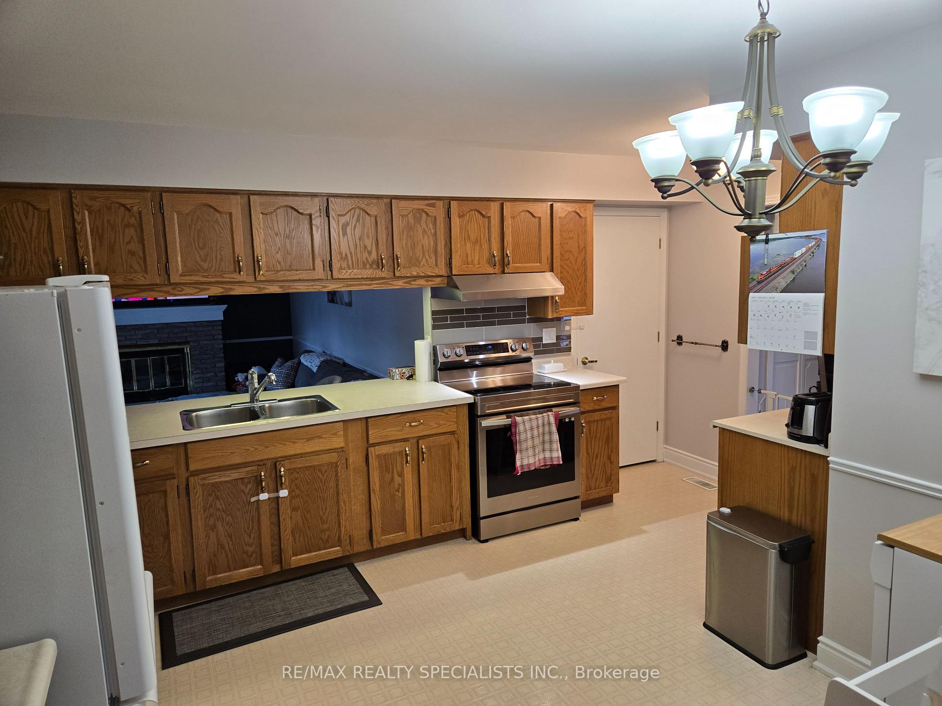 Photo 19 of 16 Farmington Drive E, St. Thomas — HOMEH