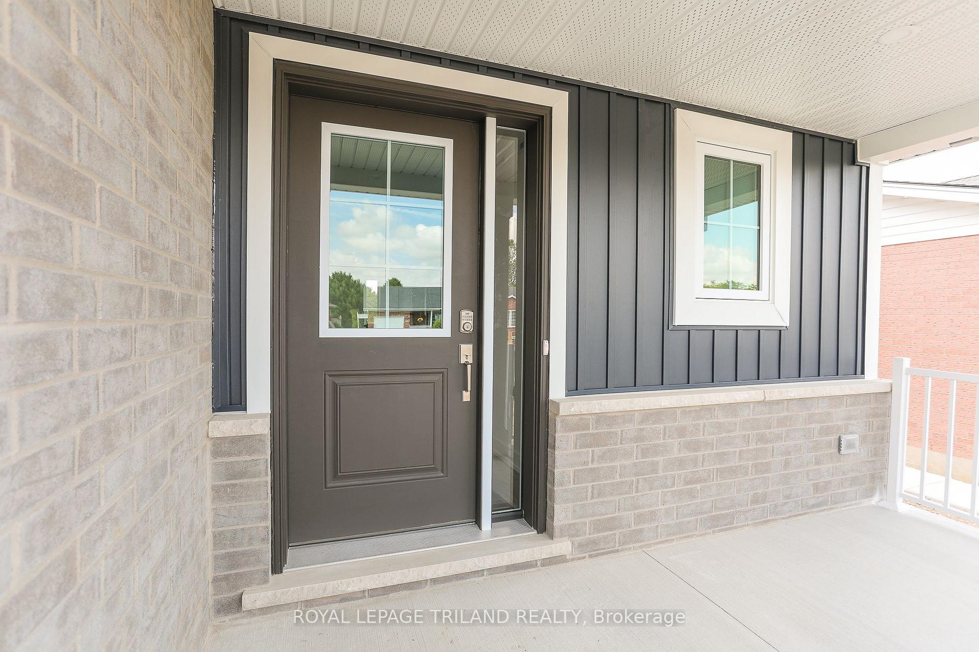 Photo 6 of 134 Manor Road, St. Thomas — HOMEH