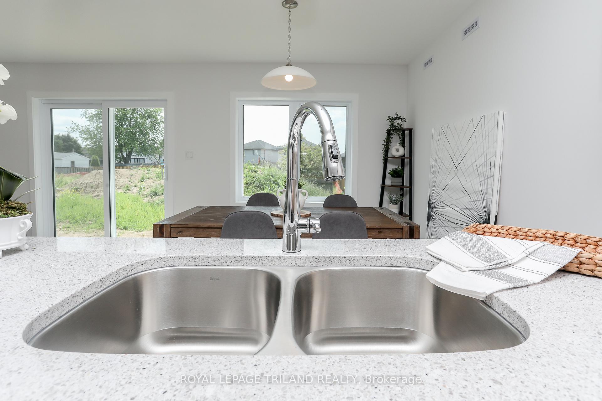 Photo 14 of 134 Manor Road, St. Thomas — HOMEH
