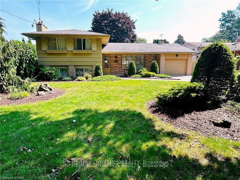 Front of 32 Mississauga Road