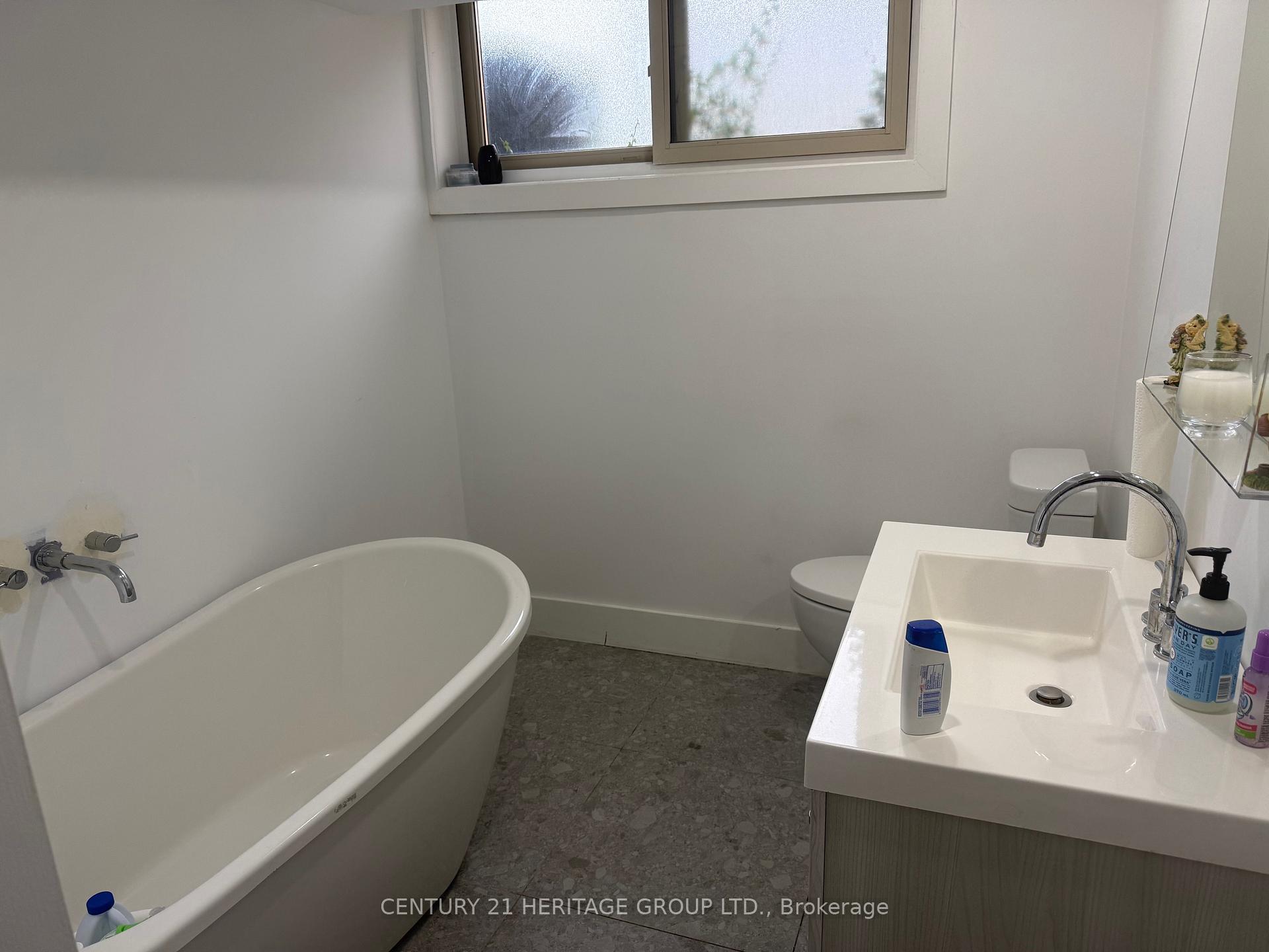 Photo 6 of Unit Bsmt, 122 Mill Street, Richmond Hill, Mill Pond — HOMEH