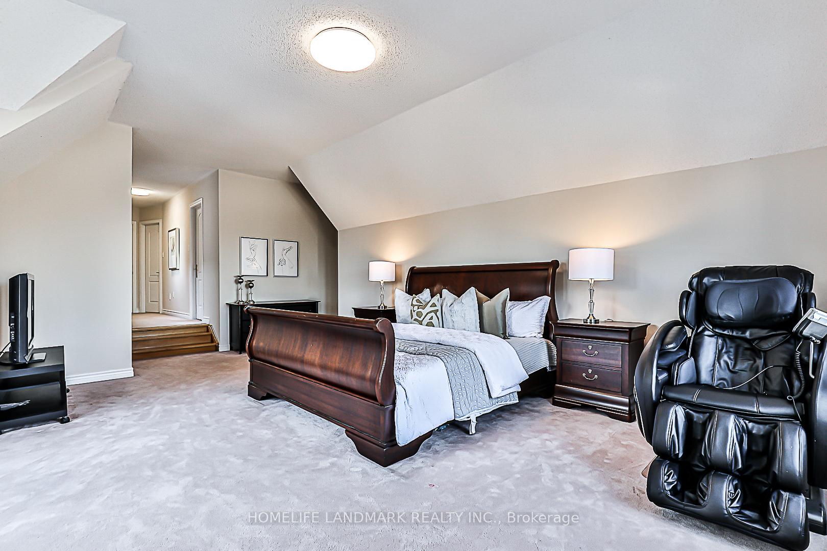 Photo 25 of 40 Kingmount Crescent, Richmond Hill, Bayview Hill — HOMEH
