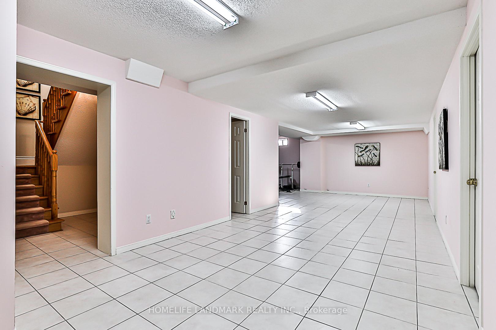 Photo 33 of 40 Kingmount Crescent, Richmond Hill, Bayview Hill — HOMEH