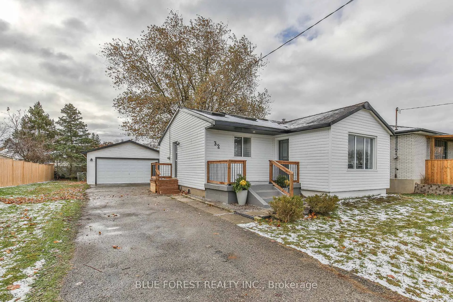 Photo 1 of 32 Mary Street E, St. Thomas — HOMEH