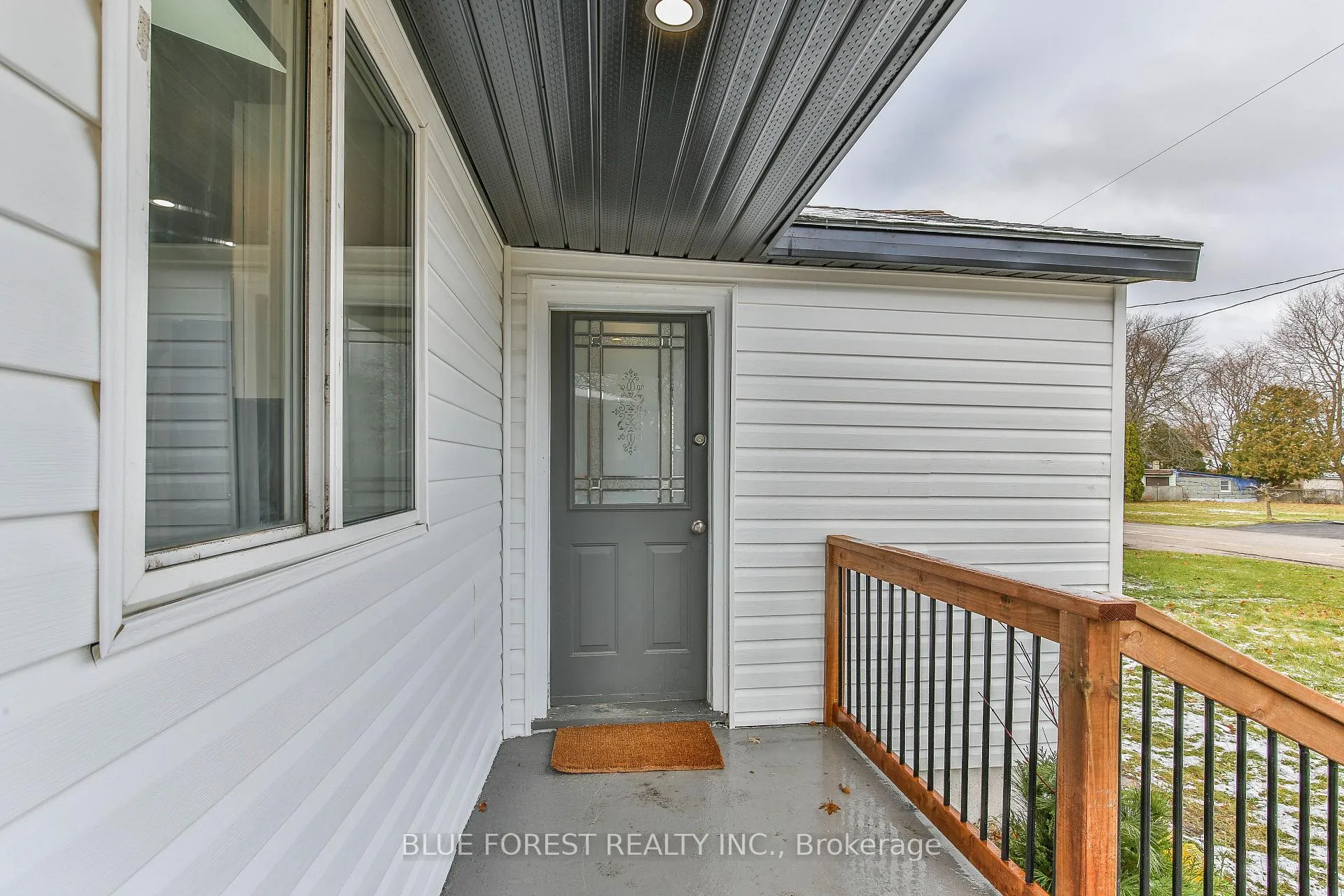 Photo 5 of 32 Mary Street E, St. Thomas — HOMEH