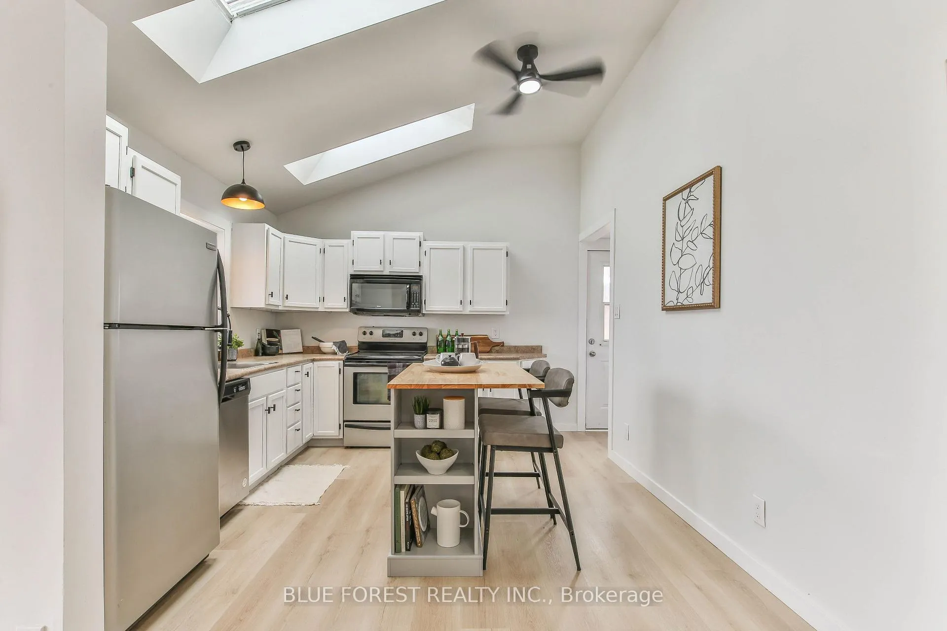 Photo 8 of 32 Mary Street E, St. Thomas — HOMEH
