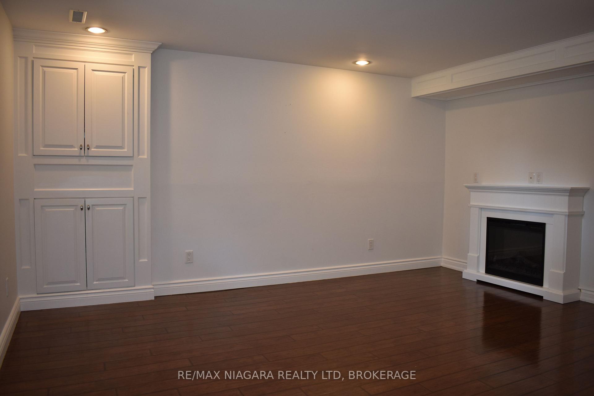 Photo 8 of 34 Barry Street, St. Catharines, Haig — HOMEH