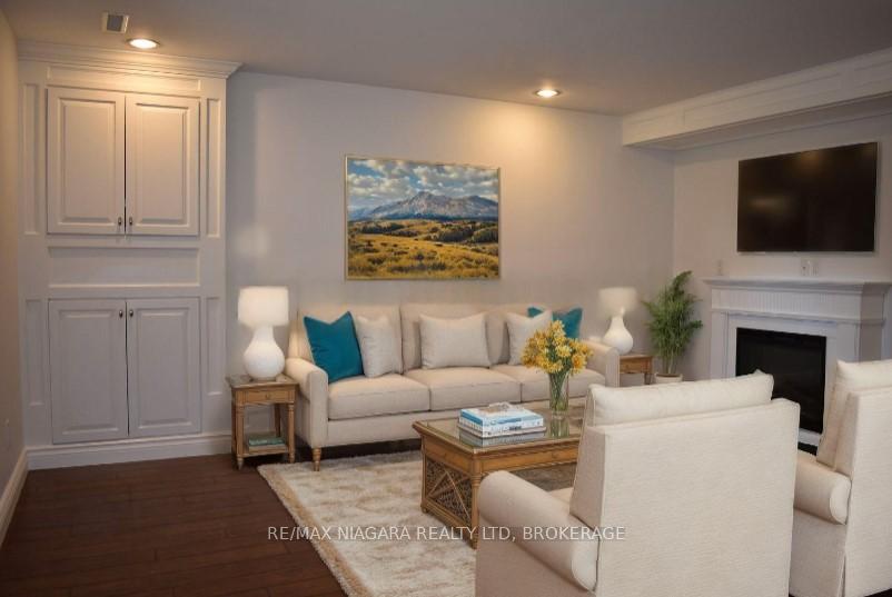 Photo 9 of 34 Barry Street, St. Catharines, Haig — HOMEH