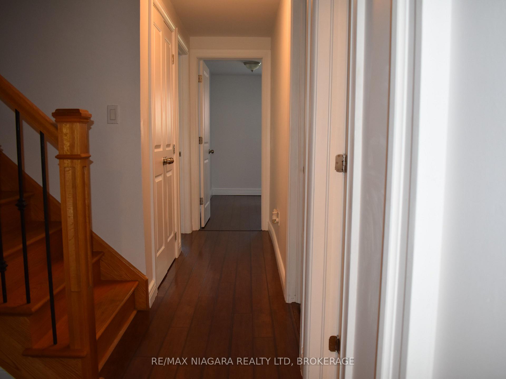 Photo 13 of 34 Barry Street, St. Catharines, Haig — HOMEH