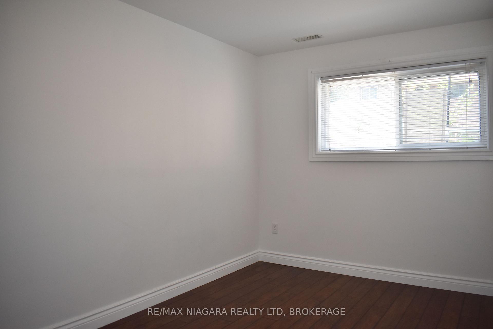 Photo 14 of 34 Barry Street, St. Catharines, Haig — HOMEH