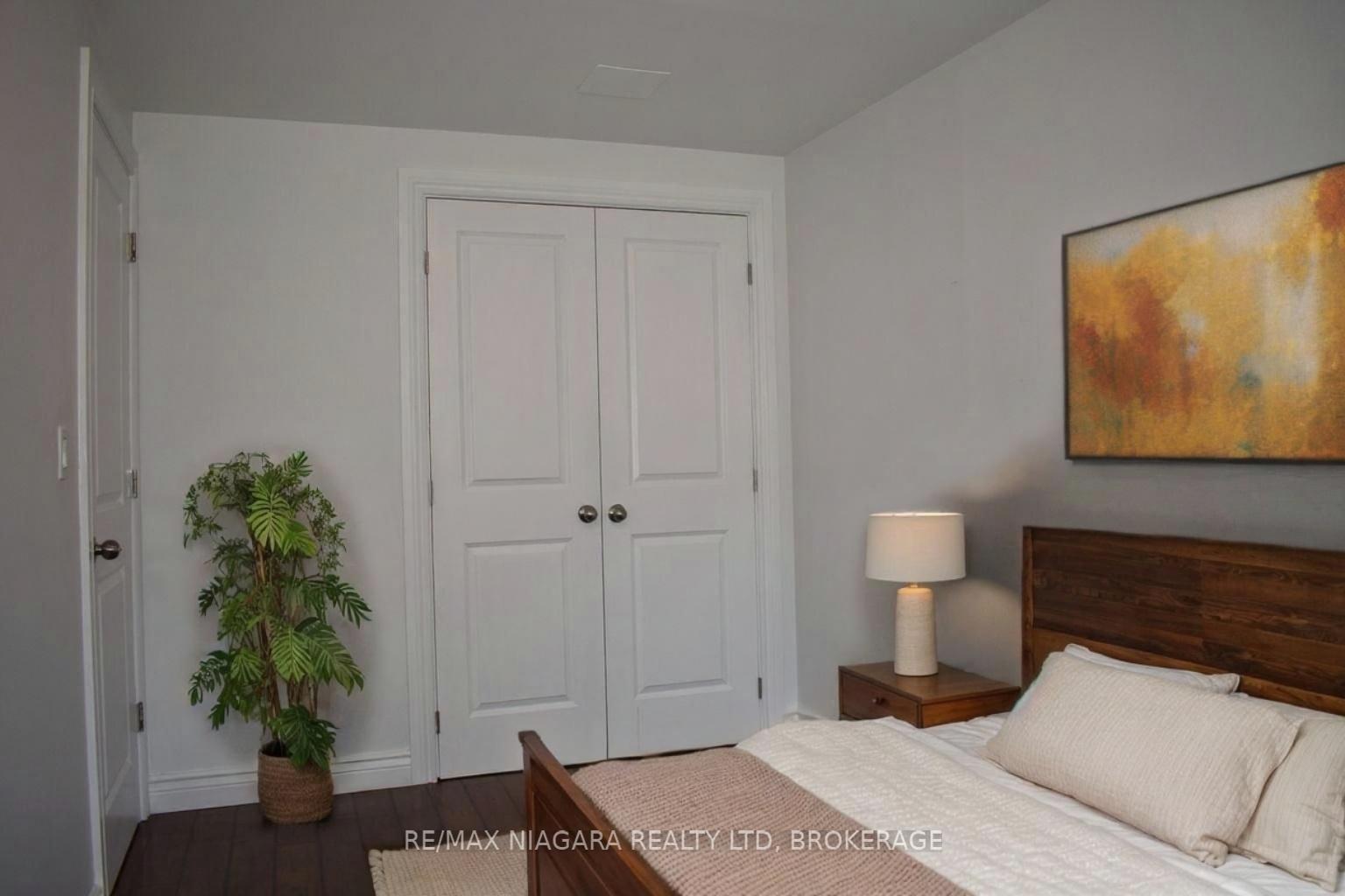 Photo 19 of 34 Barry Street, St. Catharines, Haig — HOMEH