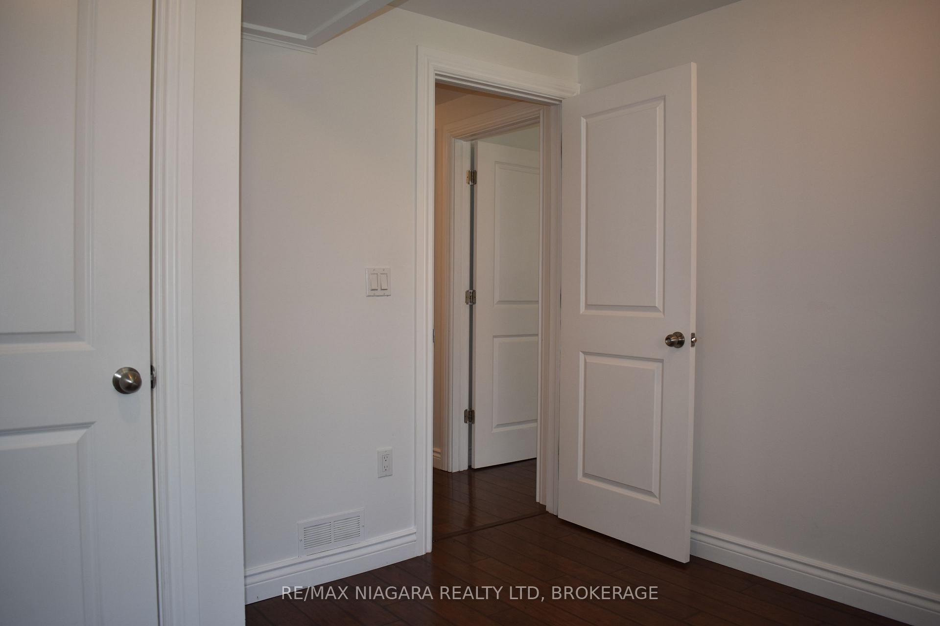 Photo 22 of 34 Barry Street, St. Catharines, Haig — HOMEH
