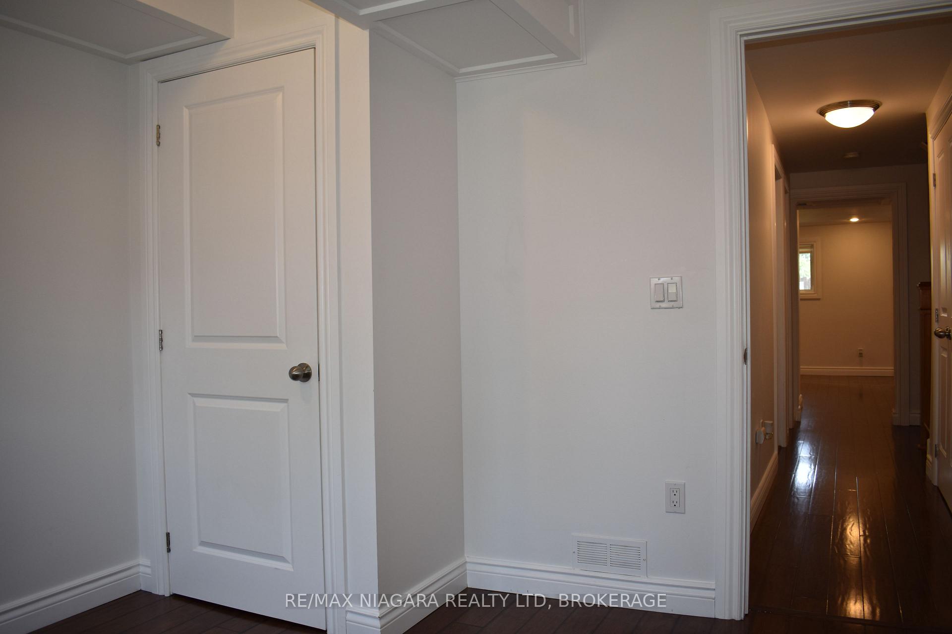 Photo 23 of 34 Barry Street, St. Catharines, Haig — HOMEH