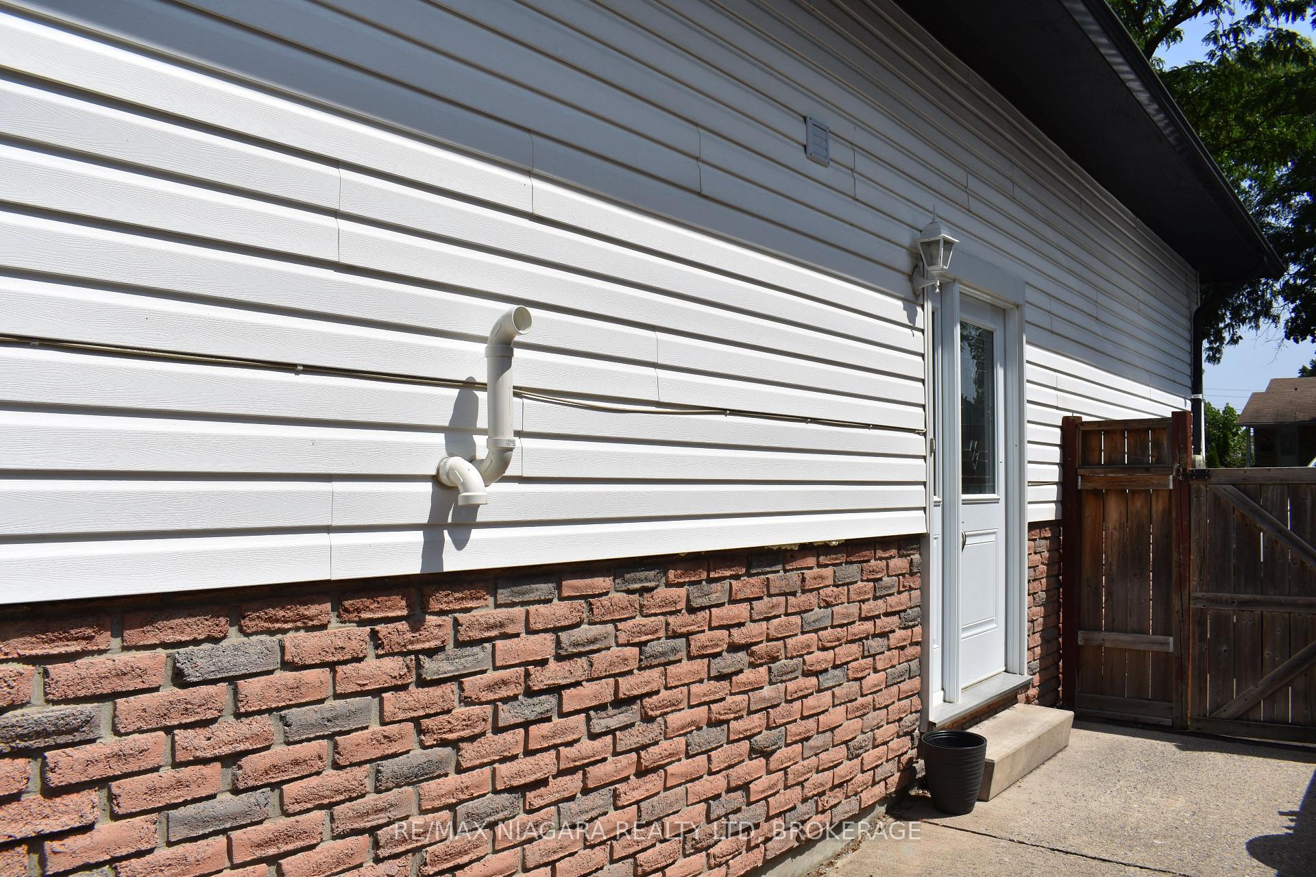 Photo 27 of 34 Barry Street, St. Catharines, Haig — HOMEH