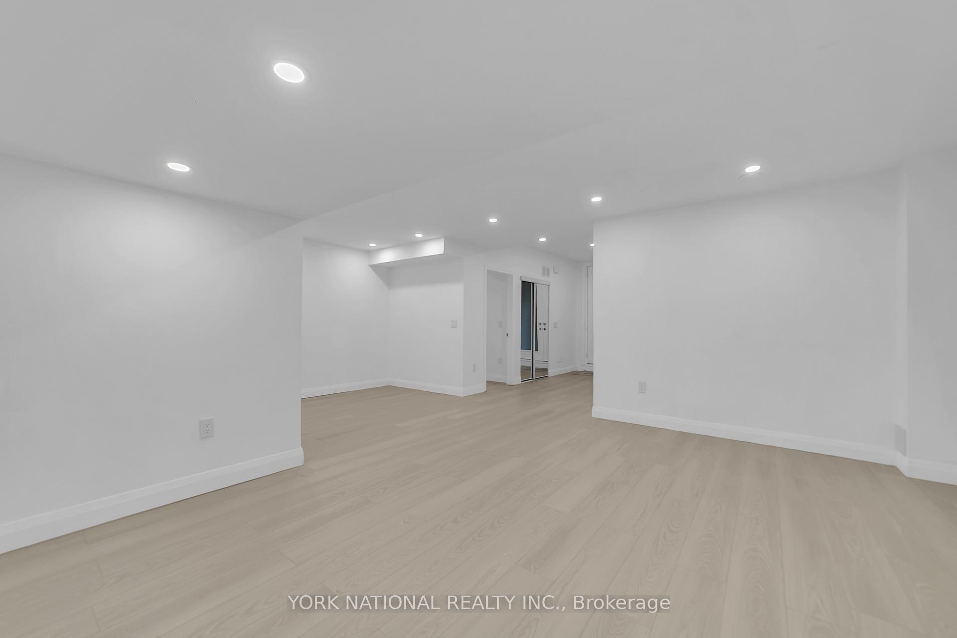 Photo 10 of 67 Menotti Drive, Richmond Hill, Oak Ridges — HOMEH