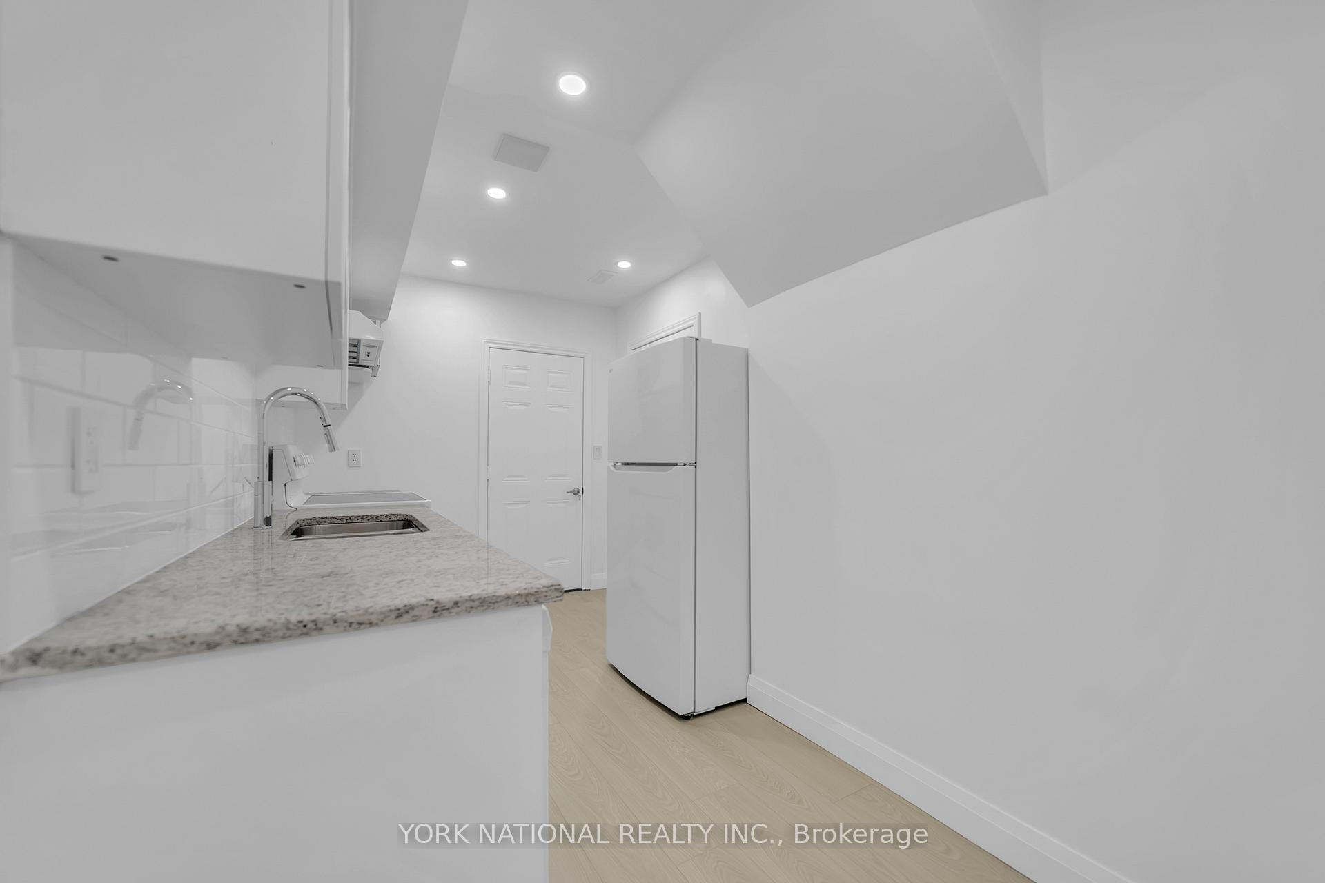 Photo 11 of 67 Menotti Drive, Richmond Hill, Oak Ridges — HOMEH
