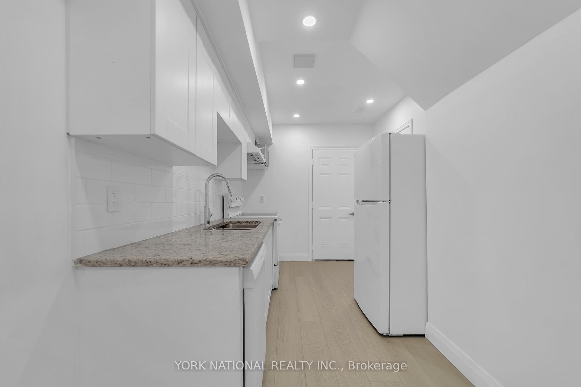 Photo 12 of 67 Menotti Drive, Richmond Hill, Oak Ridges — HOMEH