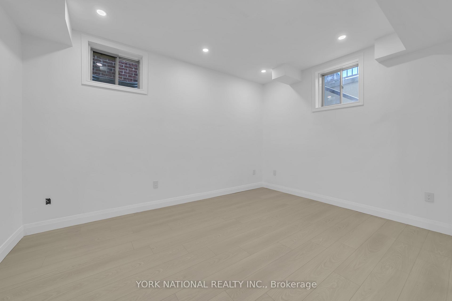 Photo 13 of 67 Menotti Drive, Richmond Hill, Oak Ridges — HOMEH