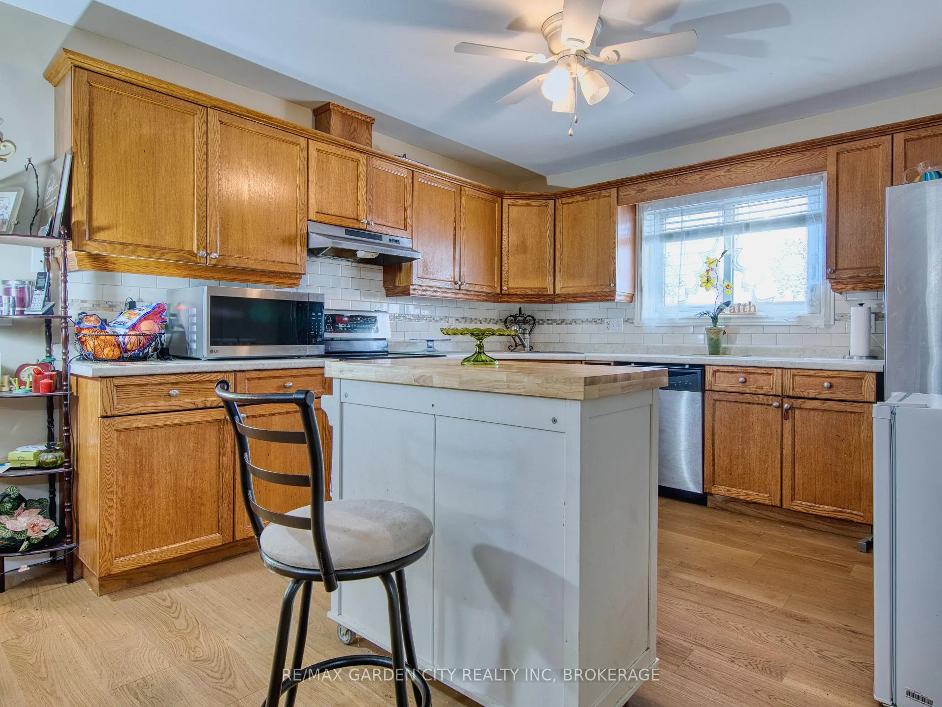 Photo 16 of 61 Concord Avenue, St. Catharines, Facer — HOMEH