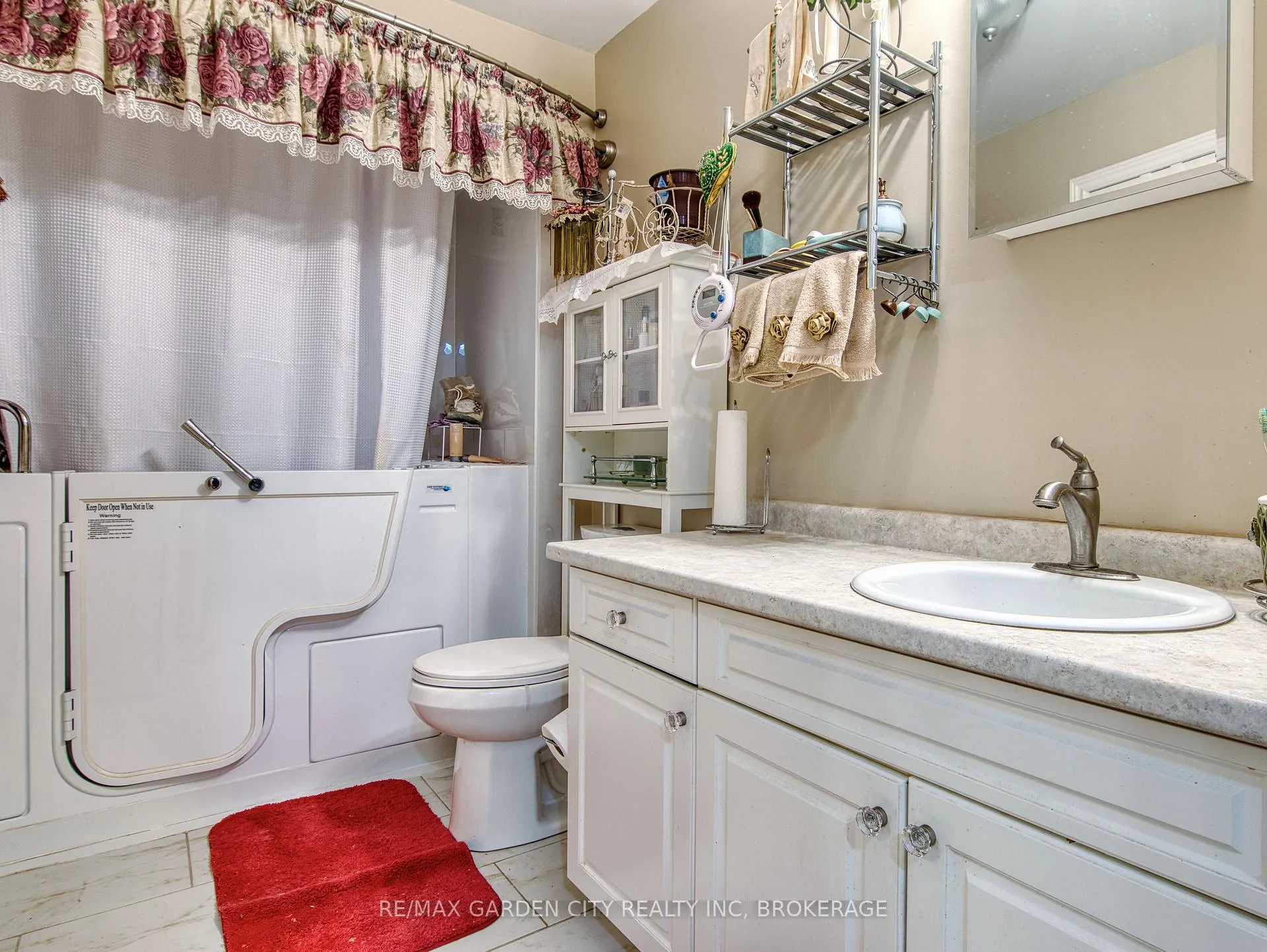 Photo 21 of 61 Concord Avenue, St. Catharines, Facer — HOMEH