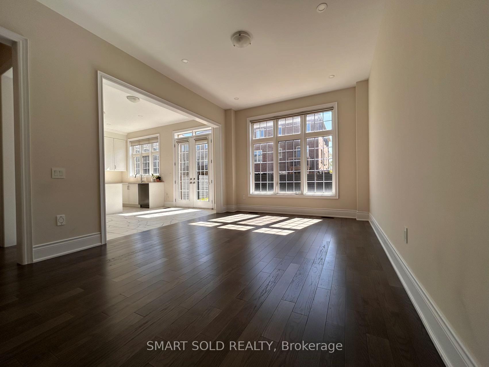 Photo 2 of 30 Menotti Drive, Richmond Hill, Oak Ridges — HOMEH