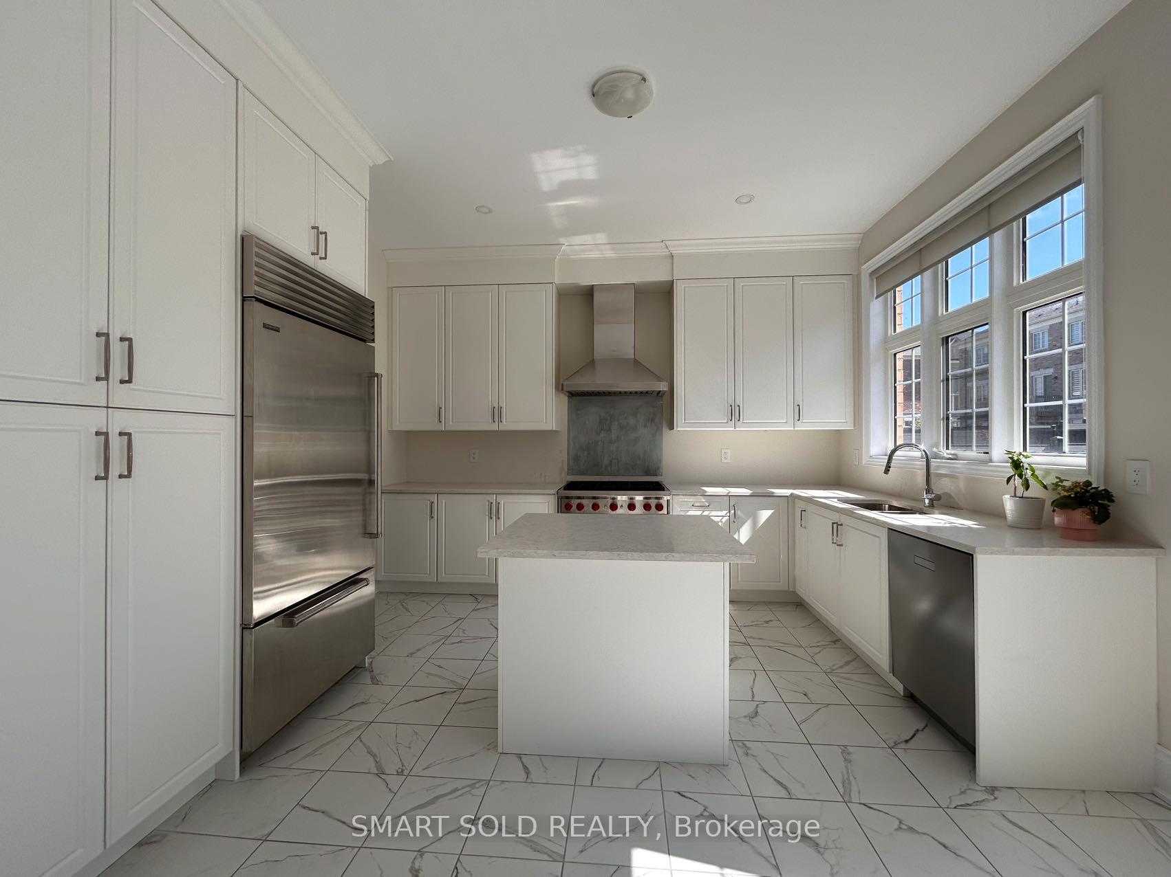Photo 5 of 30 Menotti Drive, Richmond Hill, Oak Ridges — HOMEH