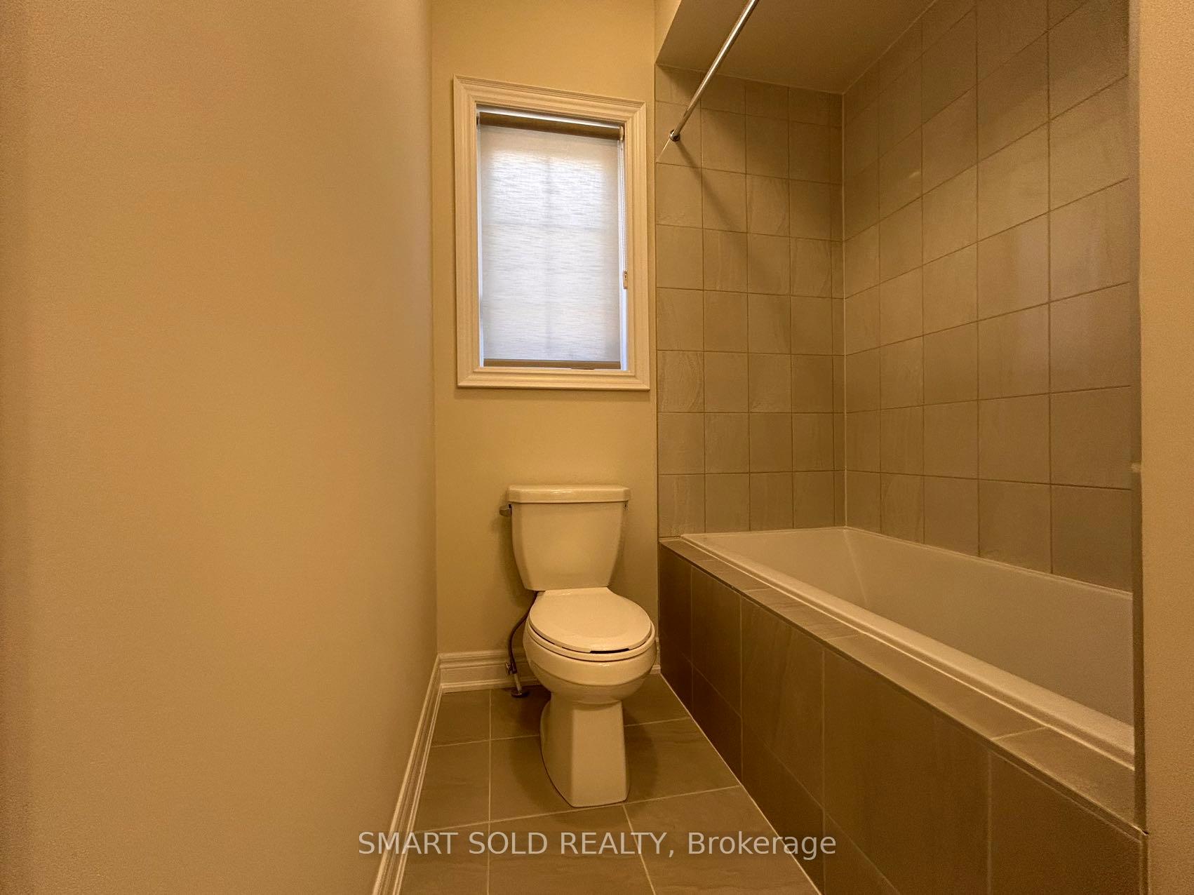 Photo 12 of 30 Menotti Drive, Richmond Hill, Oak Ridges — HOMEH