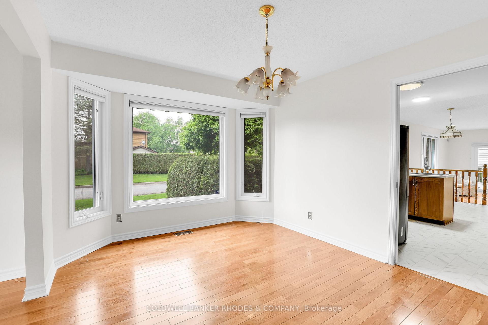Photo 10 of 62 Beechfern Drive, Ottawa, Stittsville (Central) — HOMEH