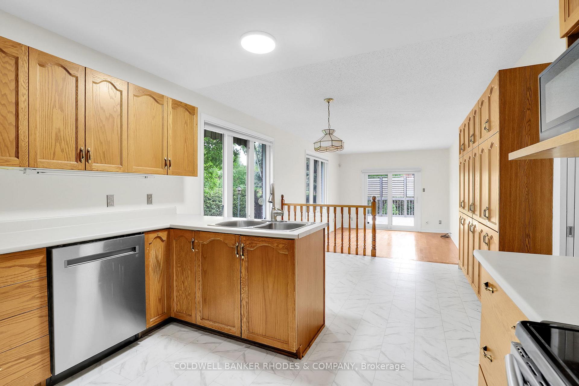 Photo 13 of 62 Beechfern Drive, Ottawa, Stittsville (Central) — HOMEH