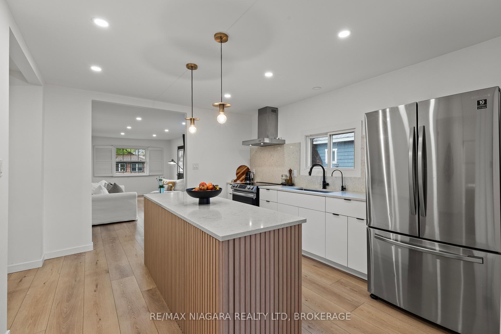 Photo 1 of 9 Shelley Avenue, St. Catharines, Port Dalhousie — HOMEH