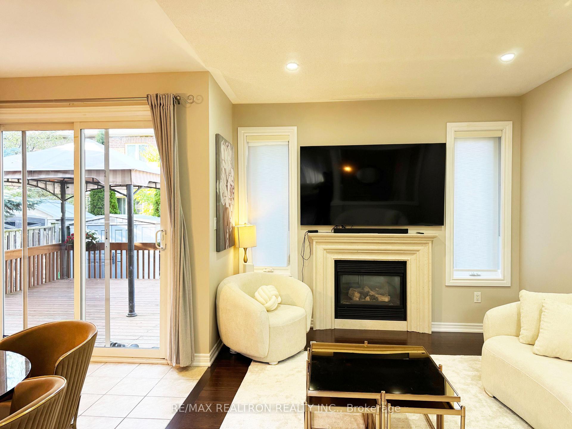 Photo 7 of 109 Thomas Legge Crescent, Richmond Hill, Oak Ridges — HOMEH