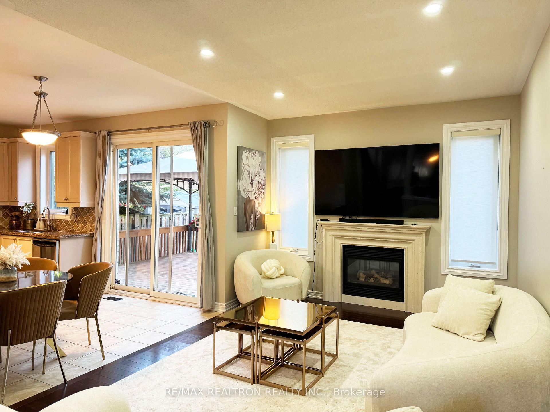 Photo 8 of 109 Thomas Legge Crescent, Richmond Hill, Oak Ridges — HOMEH