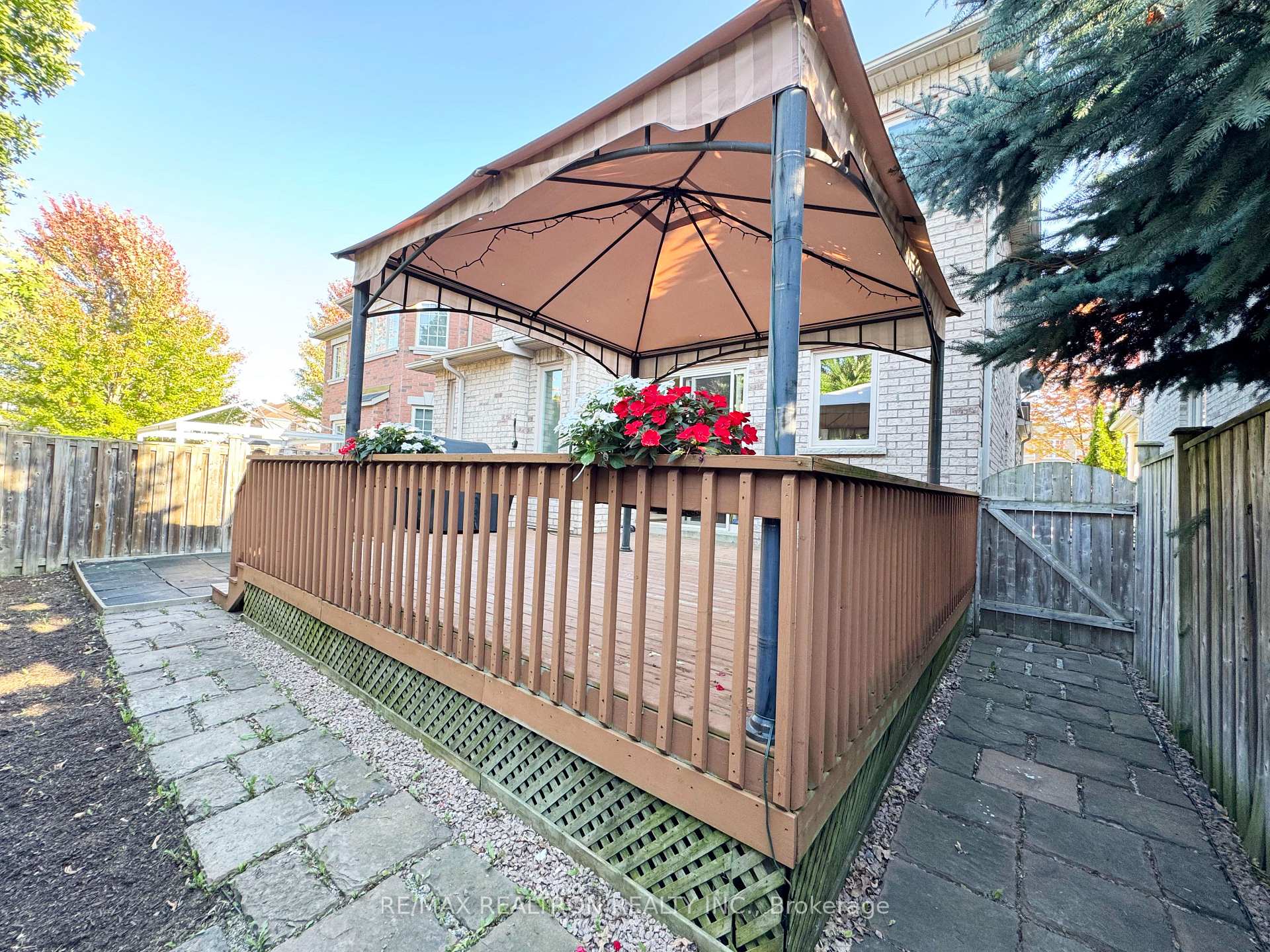 Photo 16 of 109 Thomas Legge Crescent, Richmond Hill, Oak Ridges — HOMEH