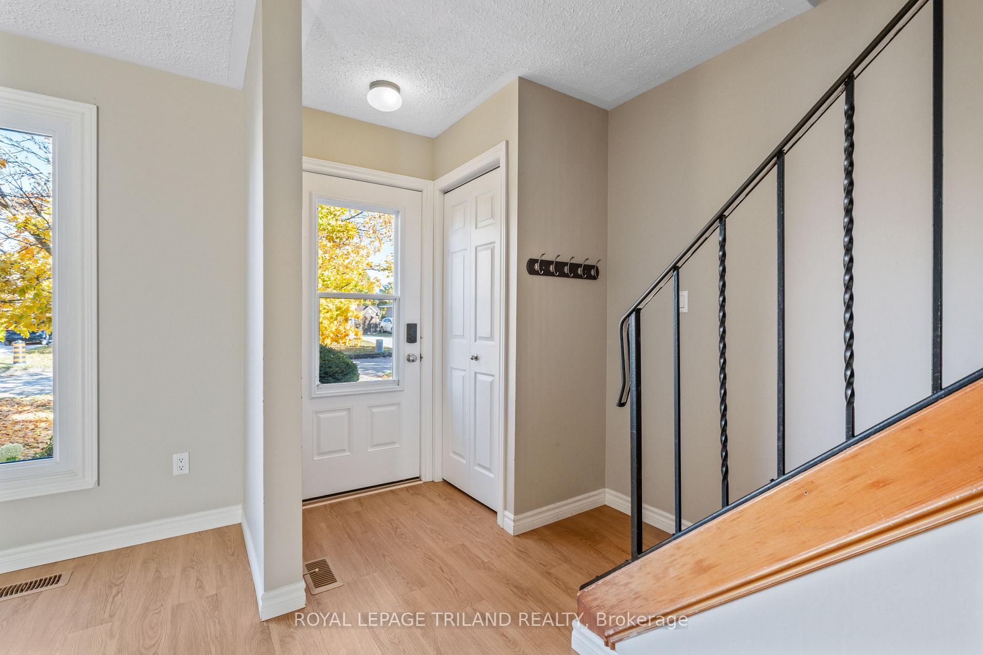 Photo 4 of 36 Vanier Place, St. Thomas — HOMEH