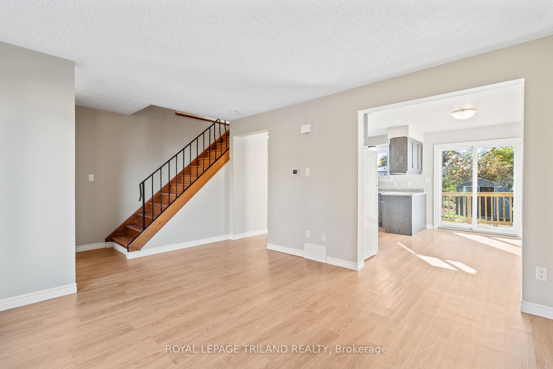 Photo 10 of 36 Vanier Place, St. Thomas — HOMEH