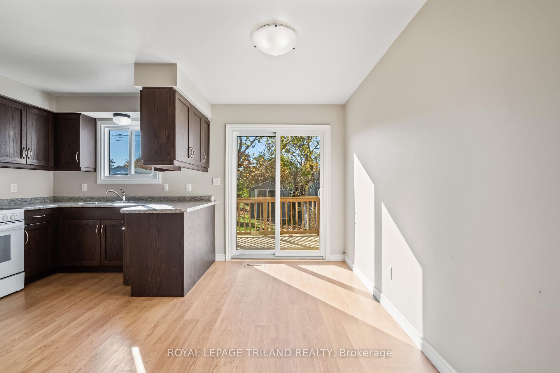 Photo 11 of 36 Vanier Place, St. Thomas — HOMEH