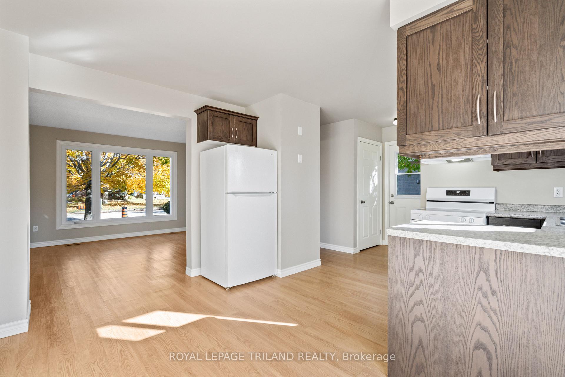 Photo 13 of 36 Vanier Place, St. Thomas — HOMEH
