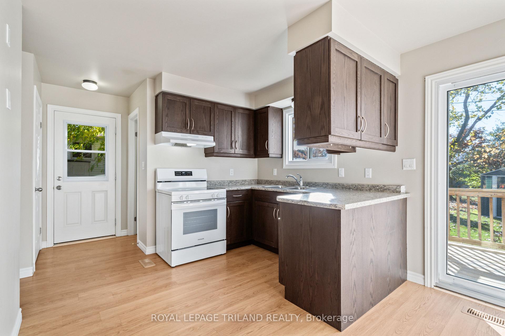 Photo 14 of 36 Vanier Place, St. Thomas — HOMEH