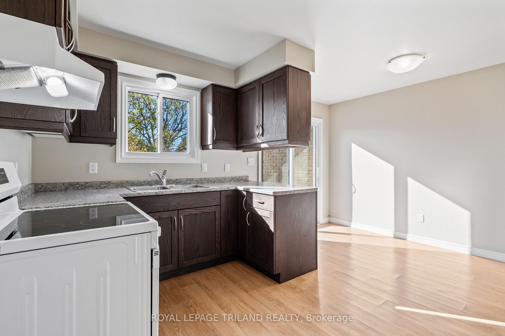 Photo 16 of 36 Vanier Place, St. Thomas — HOMEH