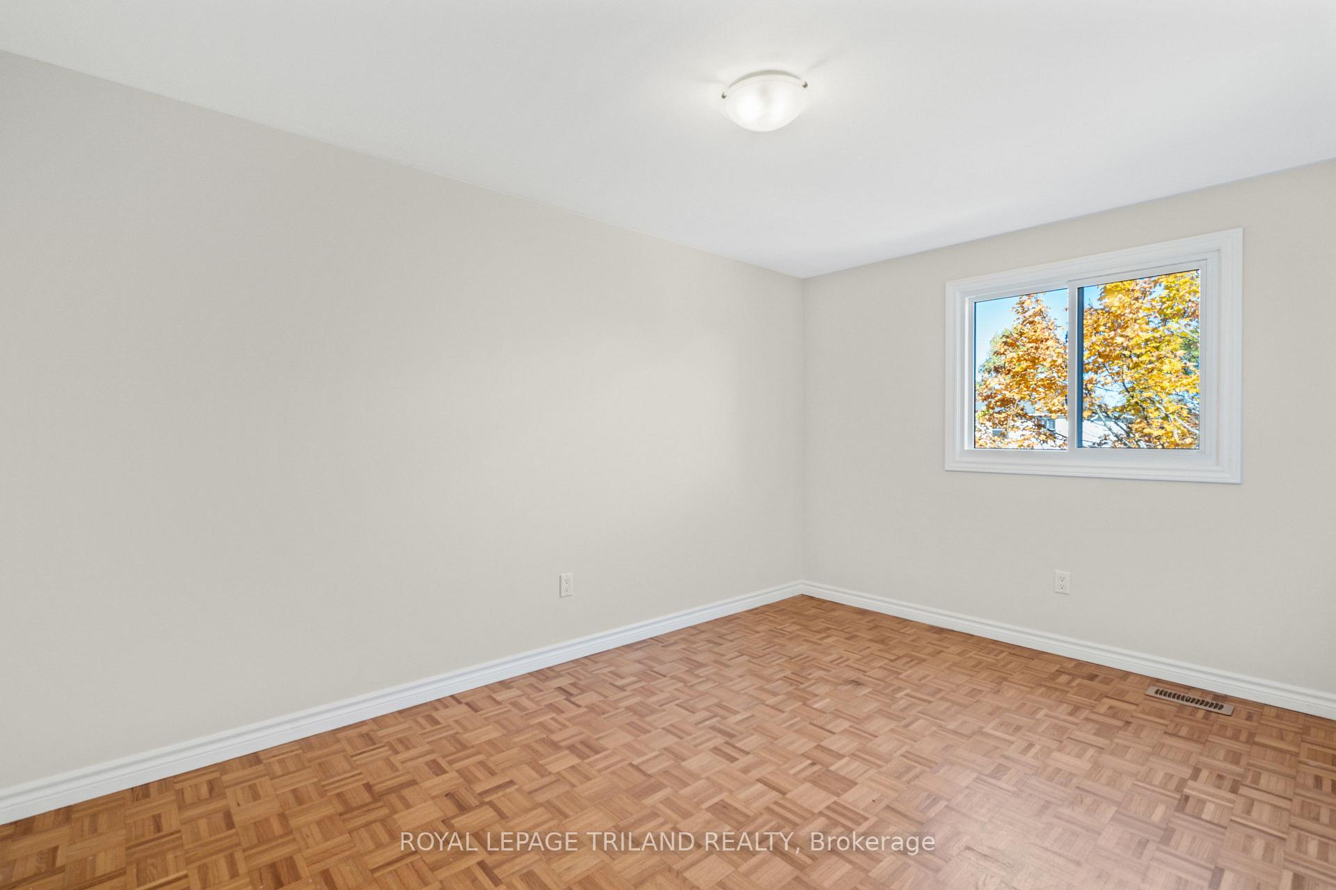 Photo 19 of 36 Vanier Place, St. Thomas — HOMEH