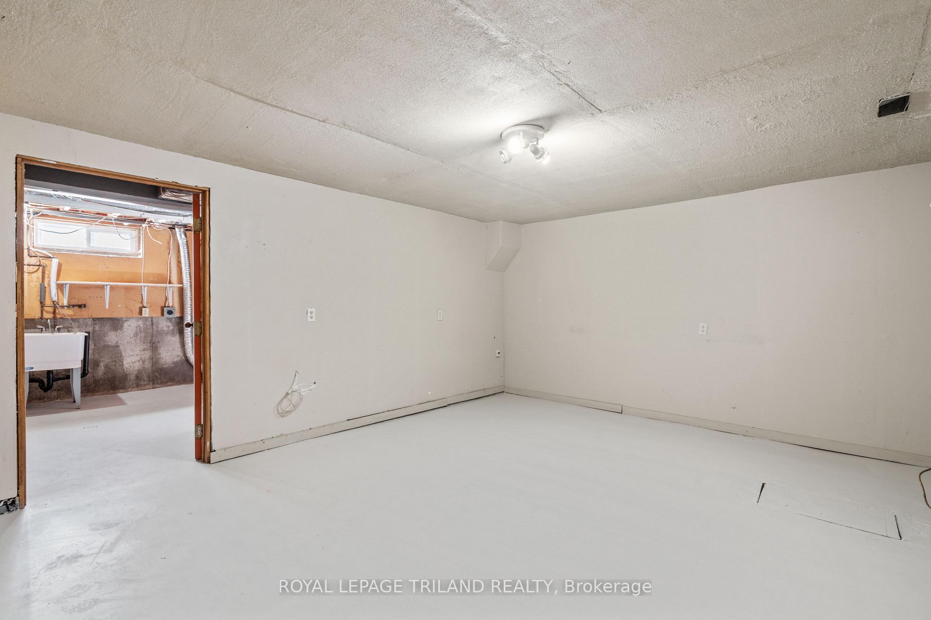 Photo 26 of 36 Vanier Place, St. Thomas — HOMEH