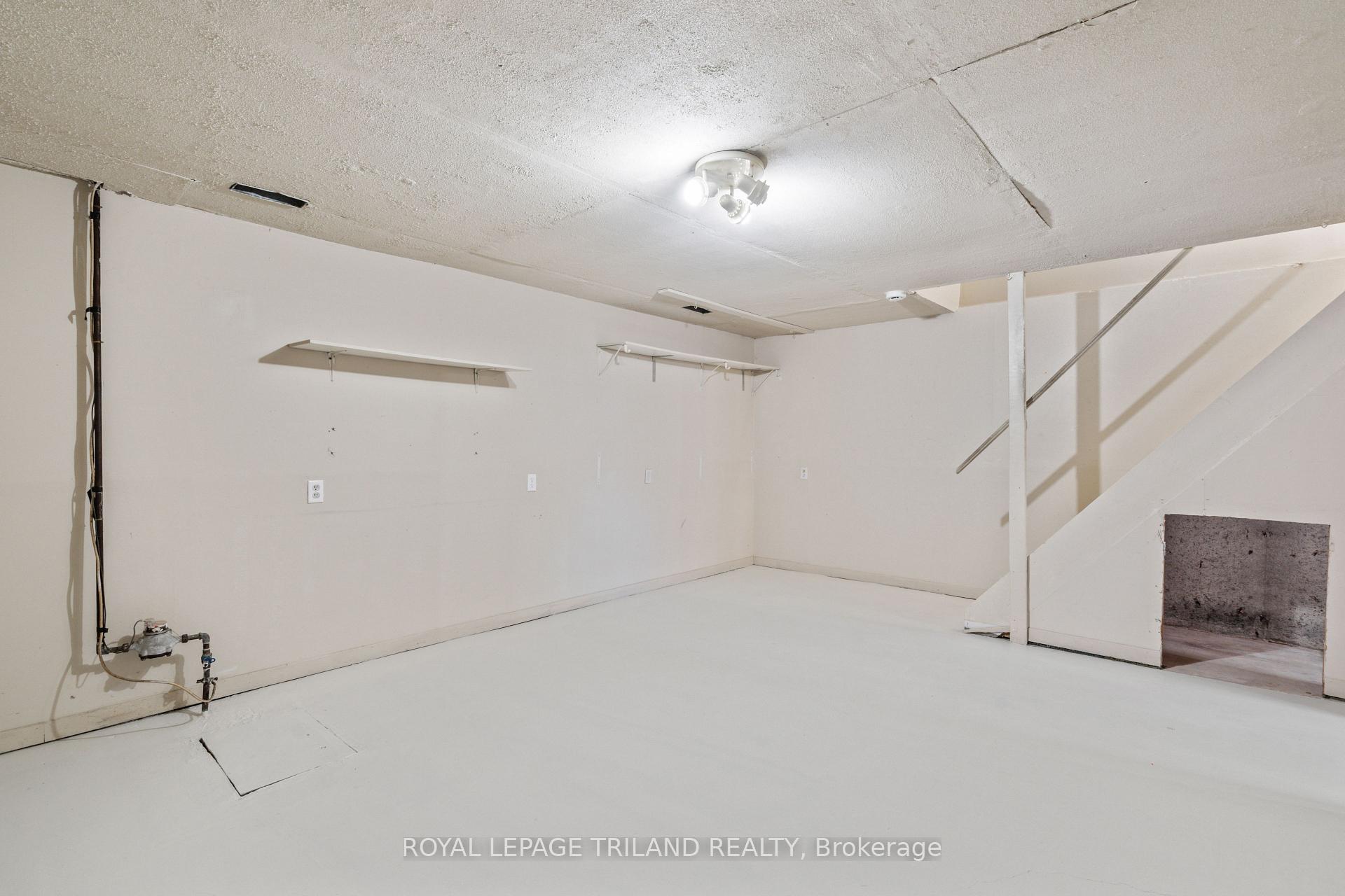 Photo 27 of 36 Vanier Place, St. Thomas — HOMEH