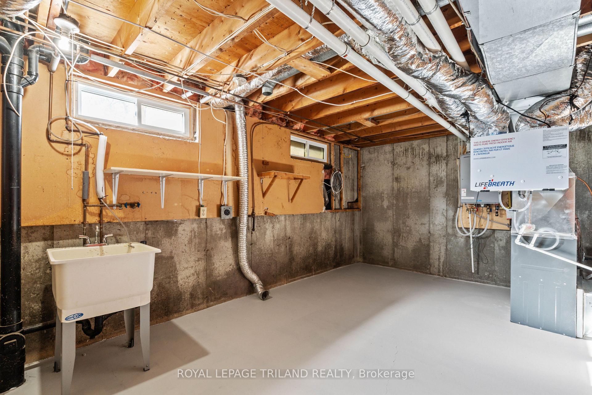 Photo 29 of 36 Vanier Place, St. Thomas — HOMEH
