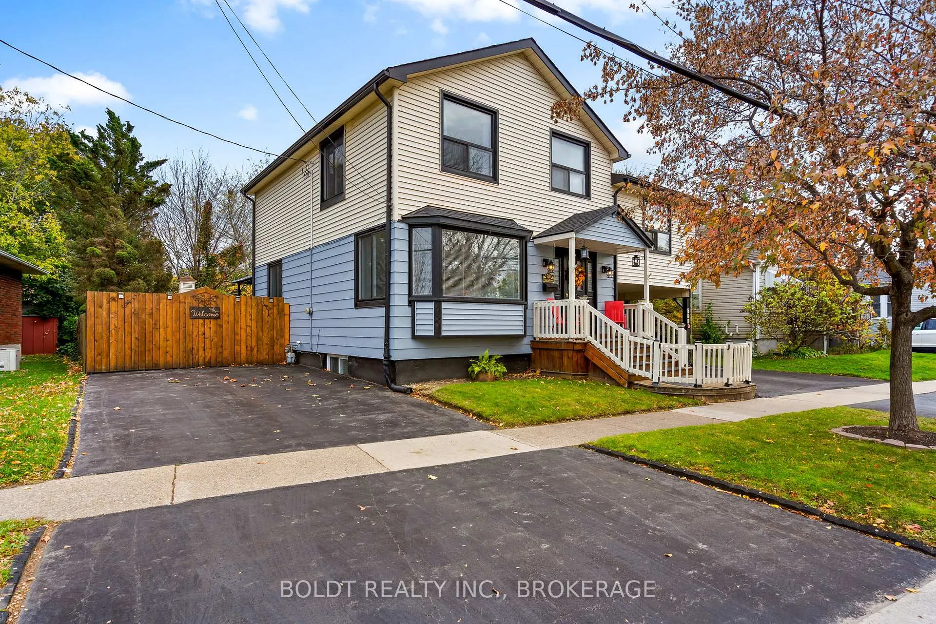 Photo 4 of 720 Niagara Street, St. Catharines, Bunting/Linwell — HOMEH